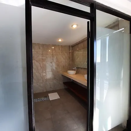 Serenity Nirvana Palace -Private Rooms & Suitable For Families Jimbaran